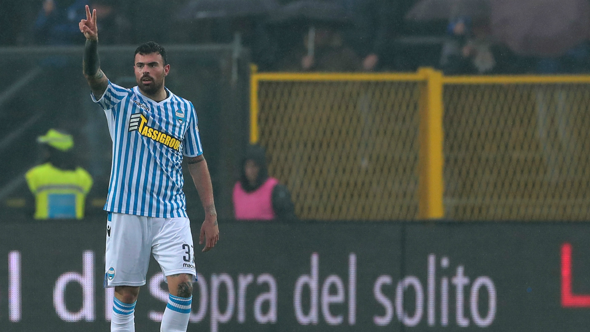 她用行云流 她用行云流